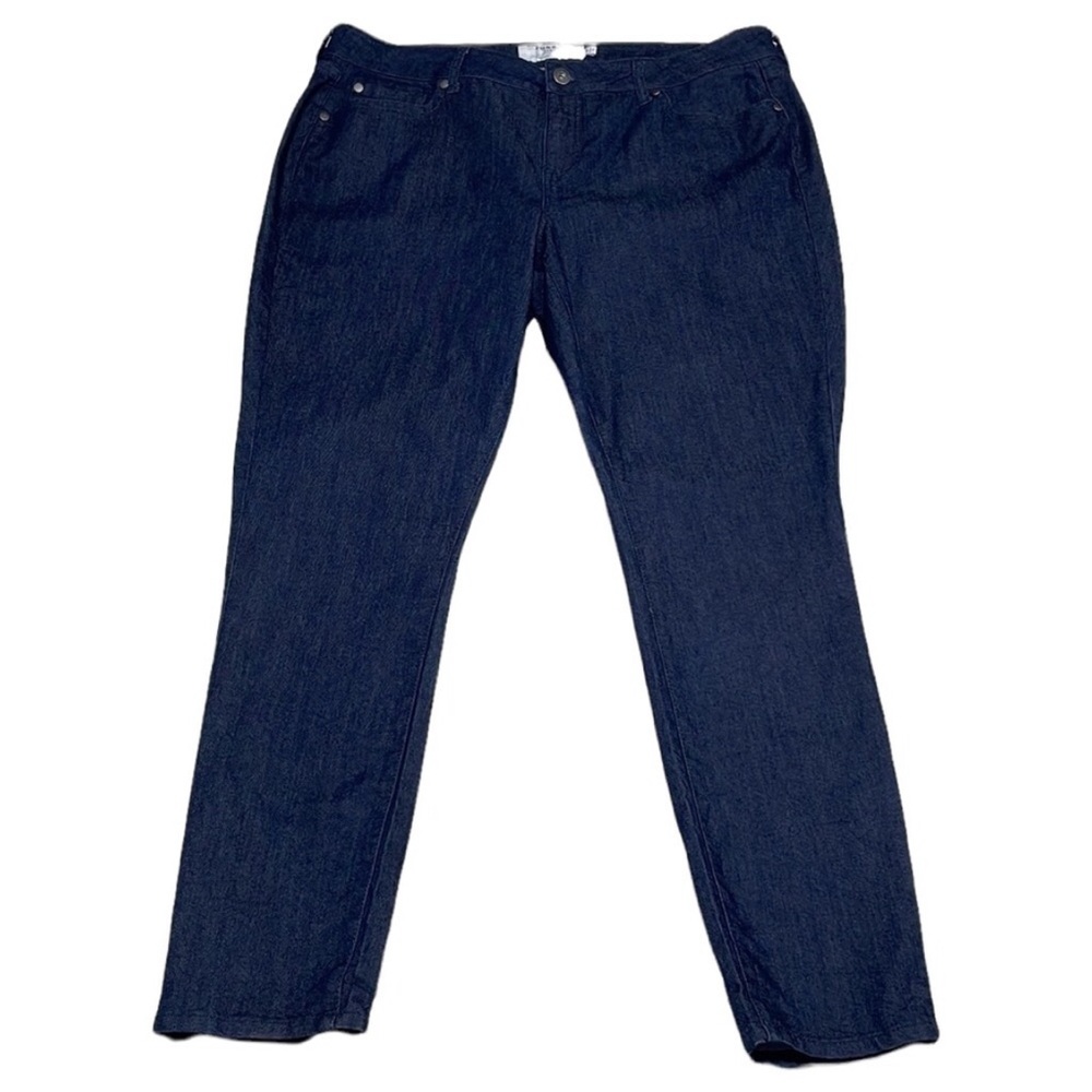 Like new Torrid dark blue jeans size 16